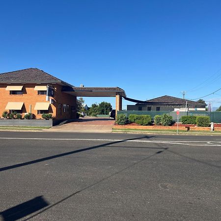 Adelong Motel Narrabri Exterior photo