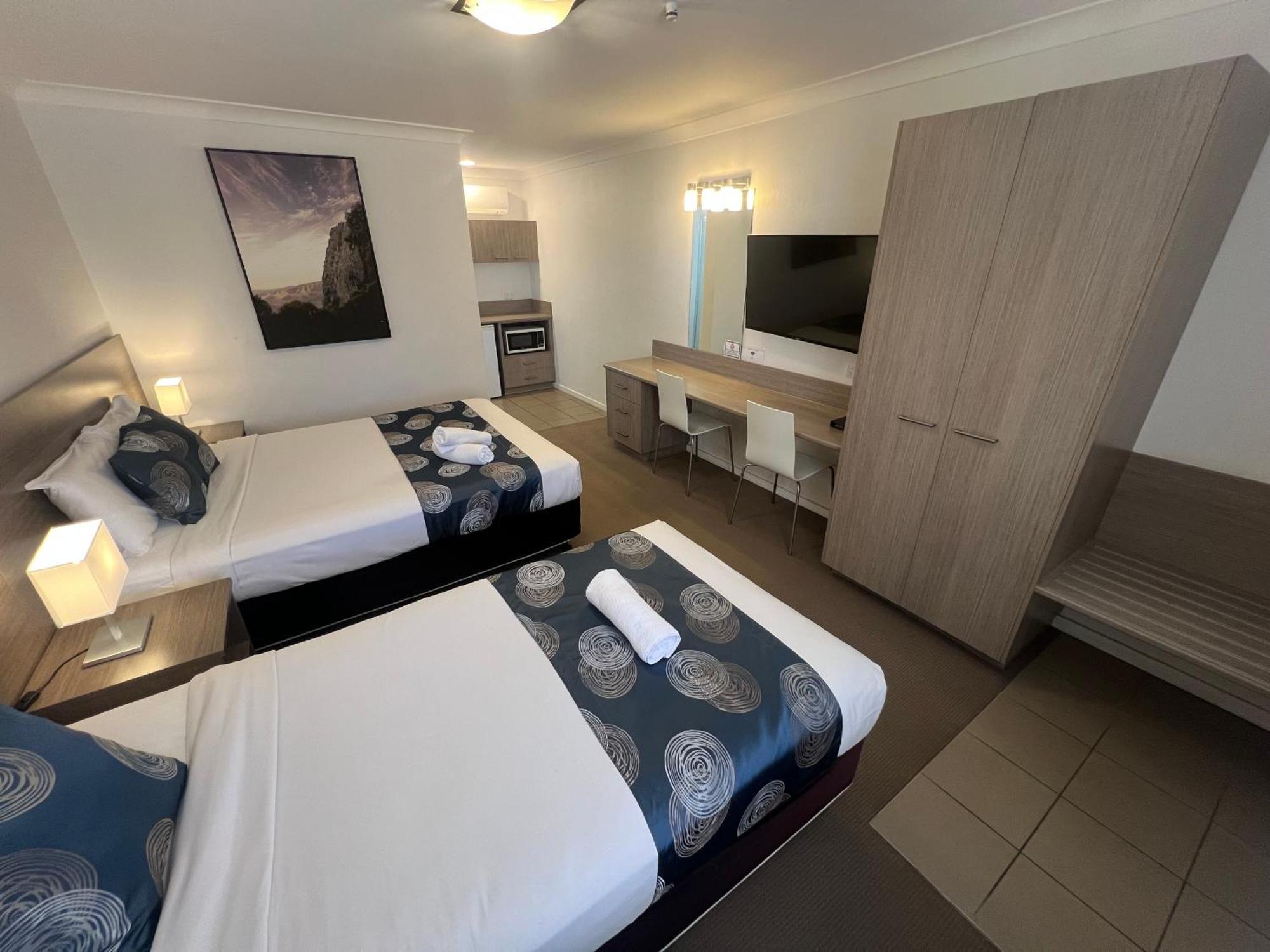 Adelong Motel Narrabri Exterior photo